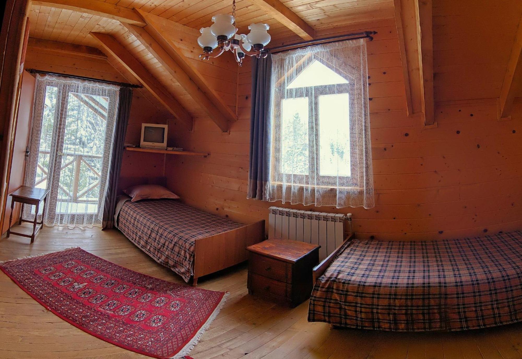 12 Months Estate Myslovka Quarto foto