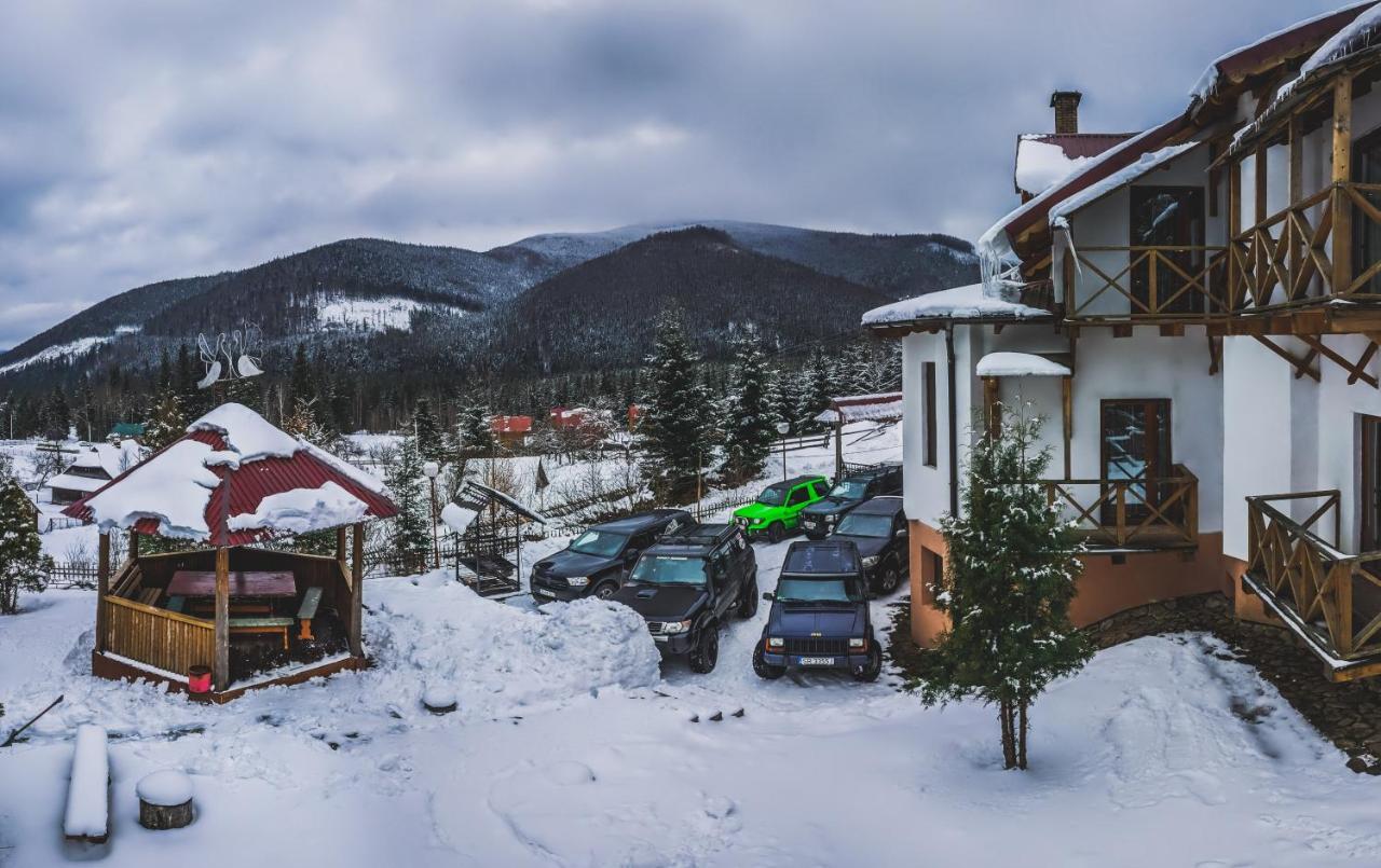 12 Months Estate Myslovka Exterior foto