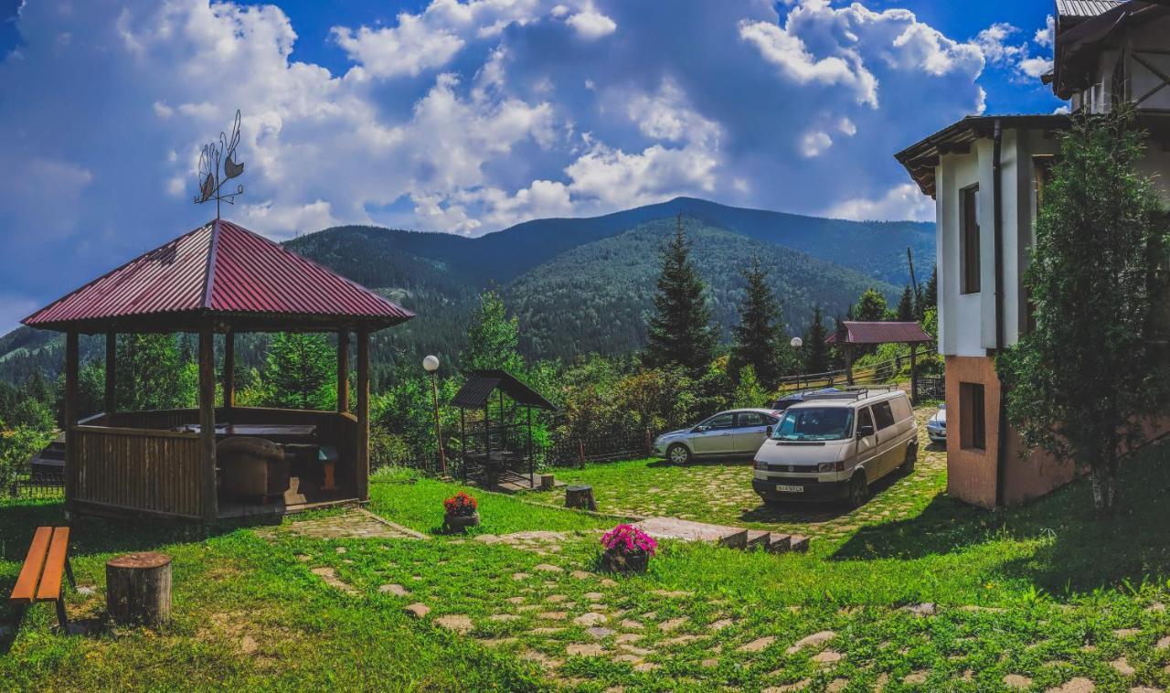 12 Months Estate Myslovka Exterior foto